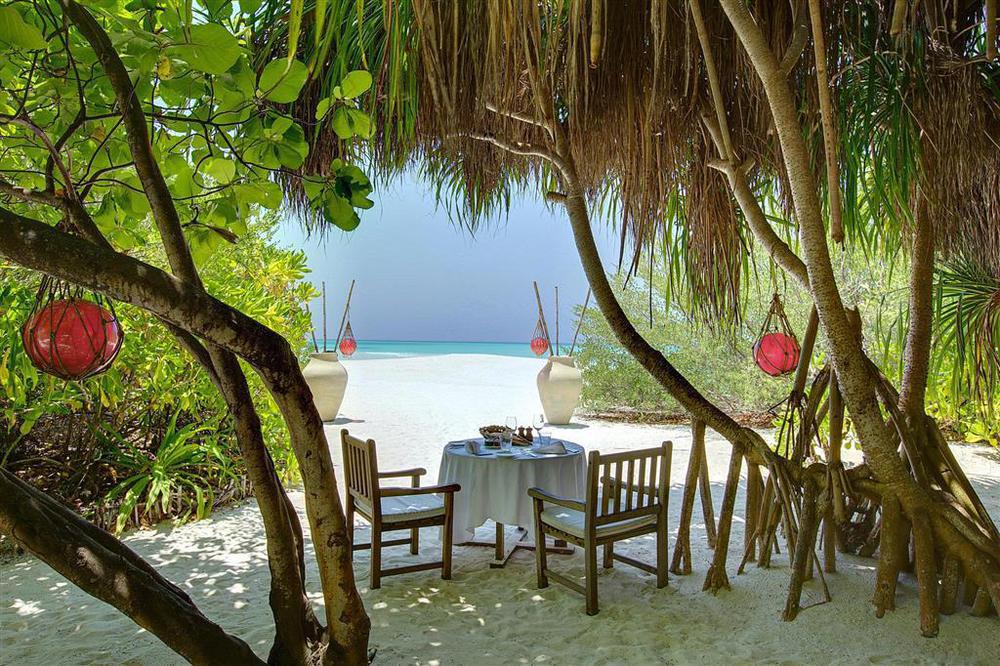 Komandoo Island Resort & Spa (Adults Only) Restaurant photo